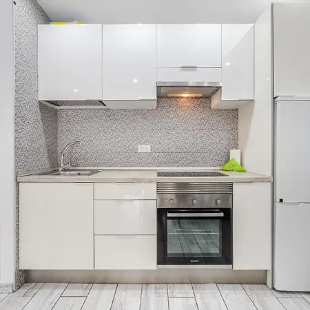 In Mareverde Complex * أذيخي