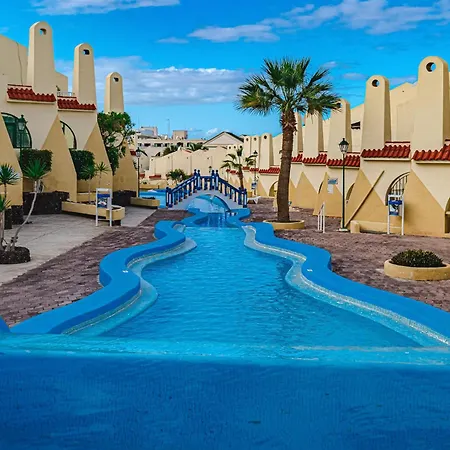 In Mareverde Complex أذيخي